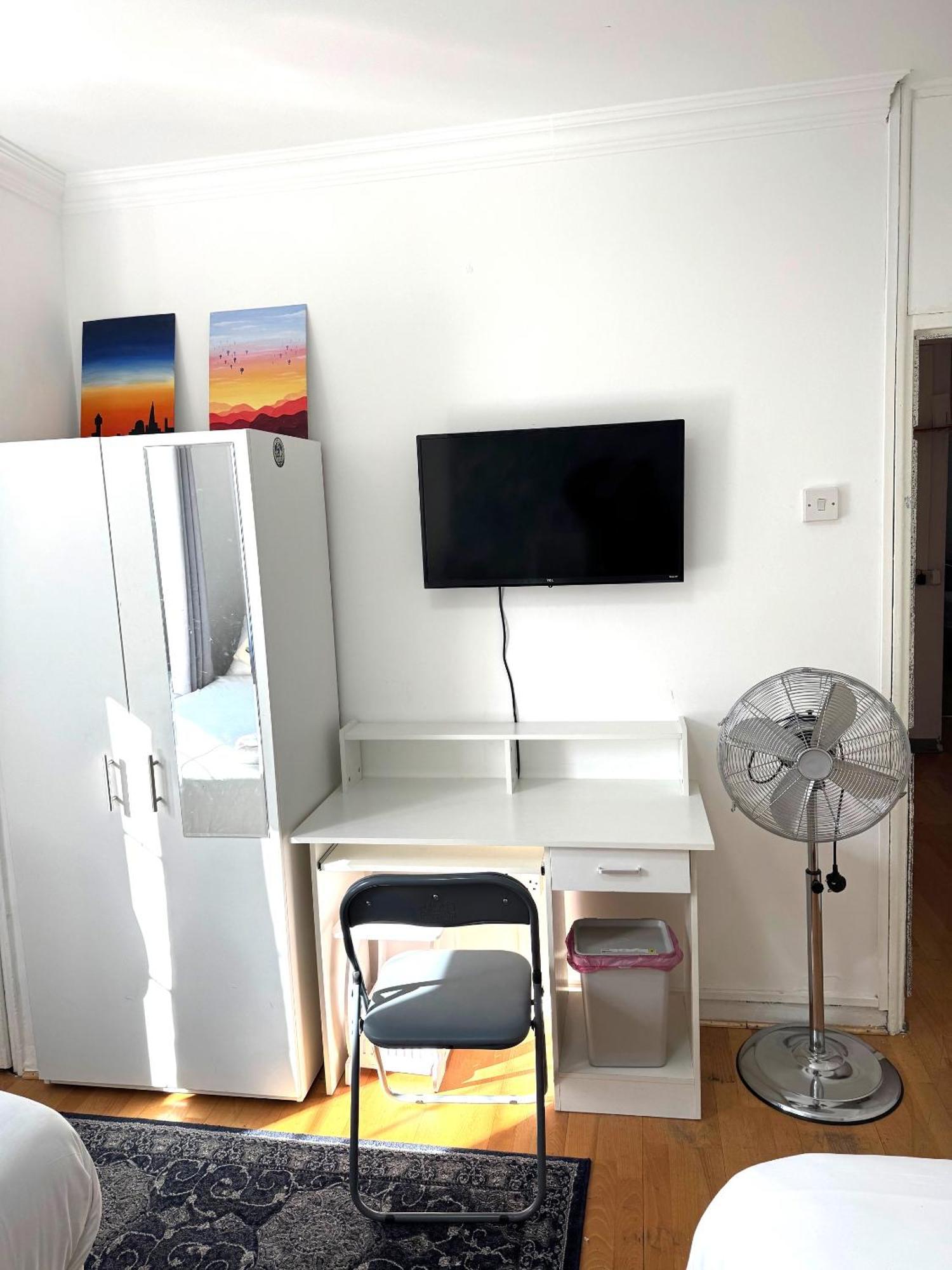 לונדון Budget Grey House מראה חיצוני תמונה